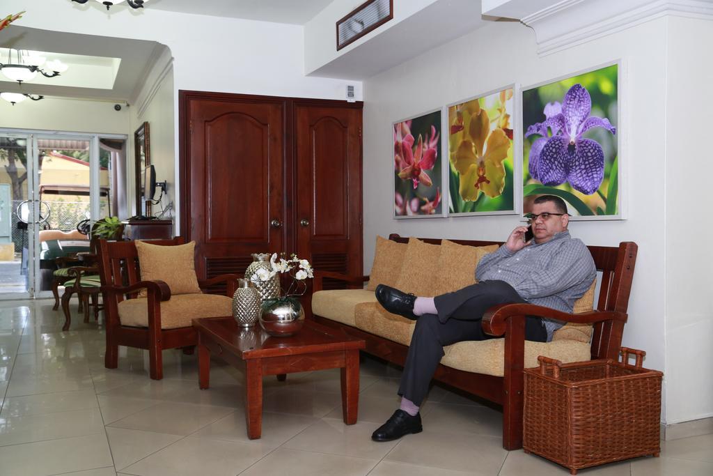 Hotel Los Jardines Santiago De Los Caballeros Εξωτερικό φωτογραφία