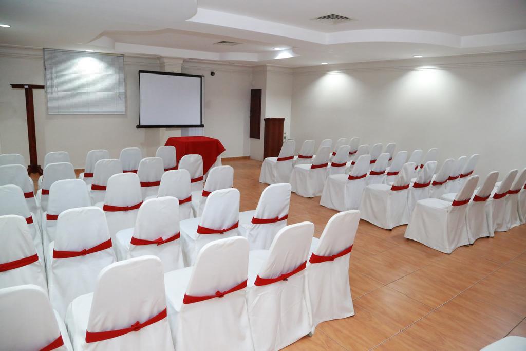 Hotel Los Jardines Santiago De Los Caballeros Εξωτερικό φωτογραφία