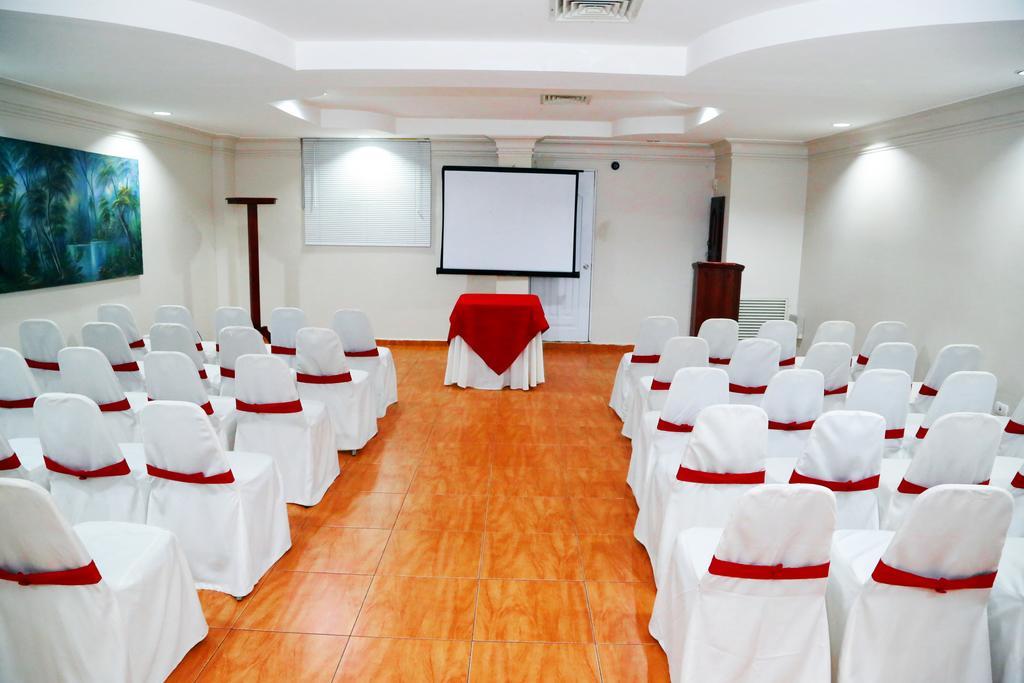 Hotel Los Jardines Santiago De Los Caballeros Εξωτερικό φωτογραφία