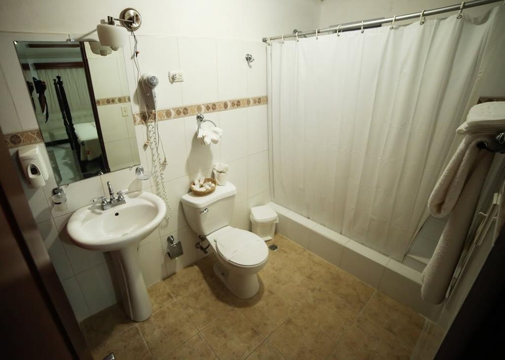 Hotel Los Jardines Santiago De Los Caballeros Δωμάτιο φωτογραφία